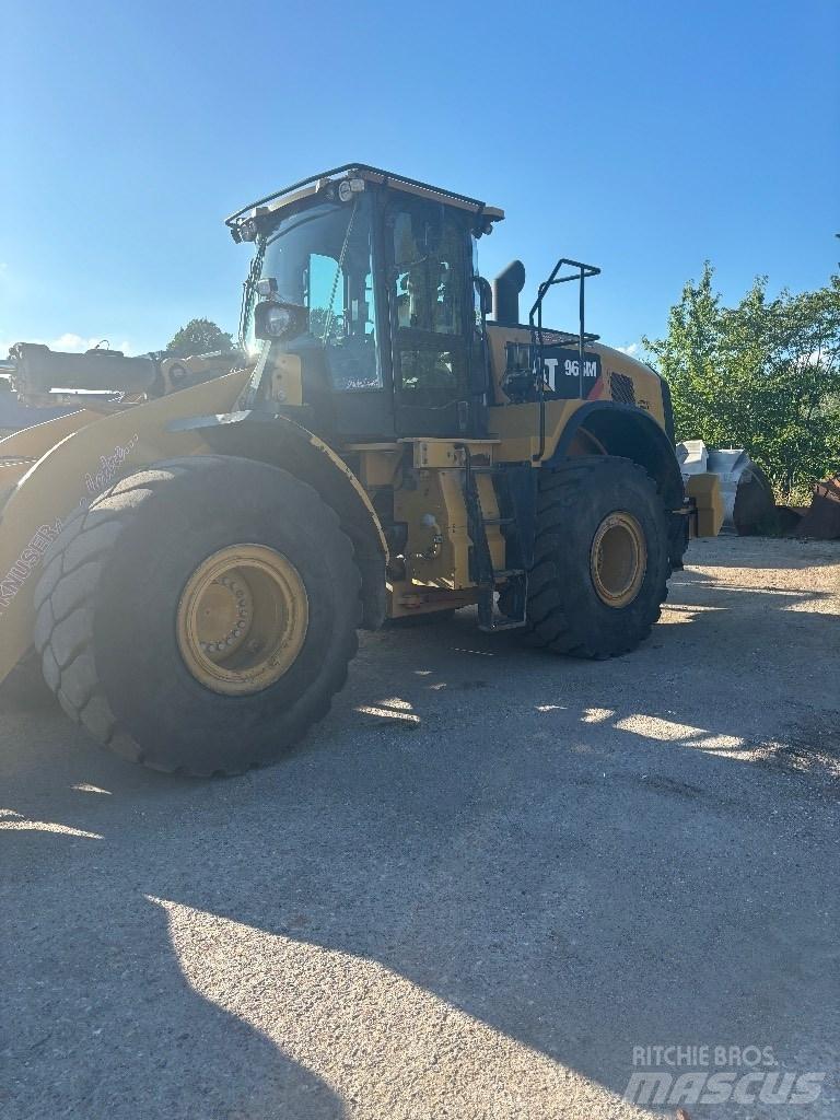 CAT 966m Pyöräkuormaajat