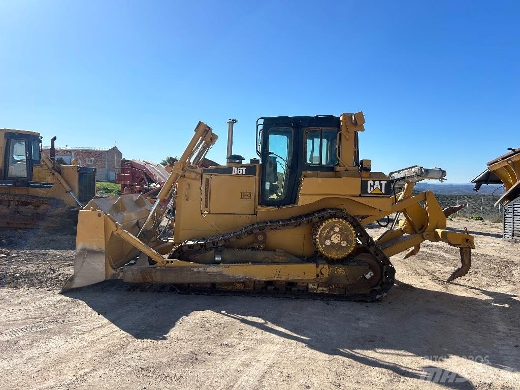 CAT D 6 T XL Telaketjupuskutraktorit