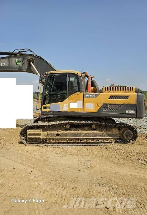 Volvo EC 300 D Telakaivukoneet