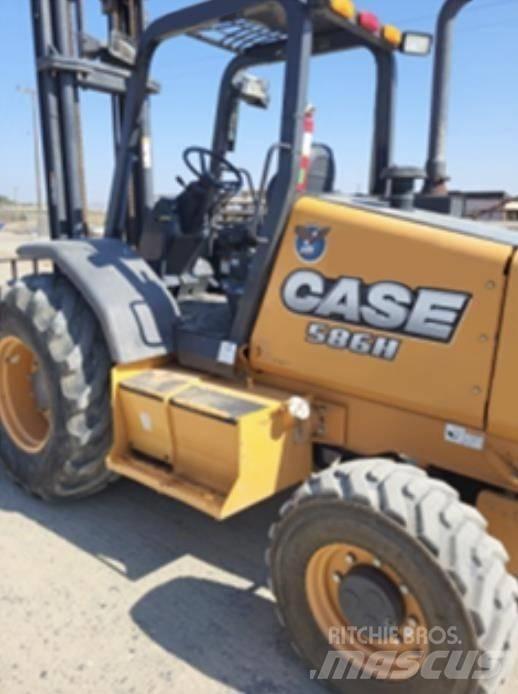 CASE 586H Maastotrukit