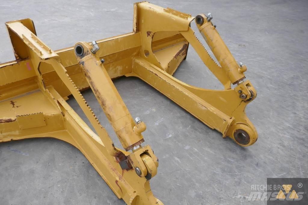 CAT Skidder blade Puskulevyt