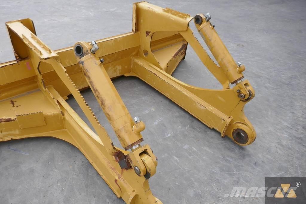 CAT Skidder blade Puskulevyt
