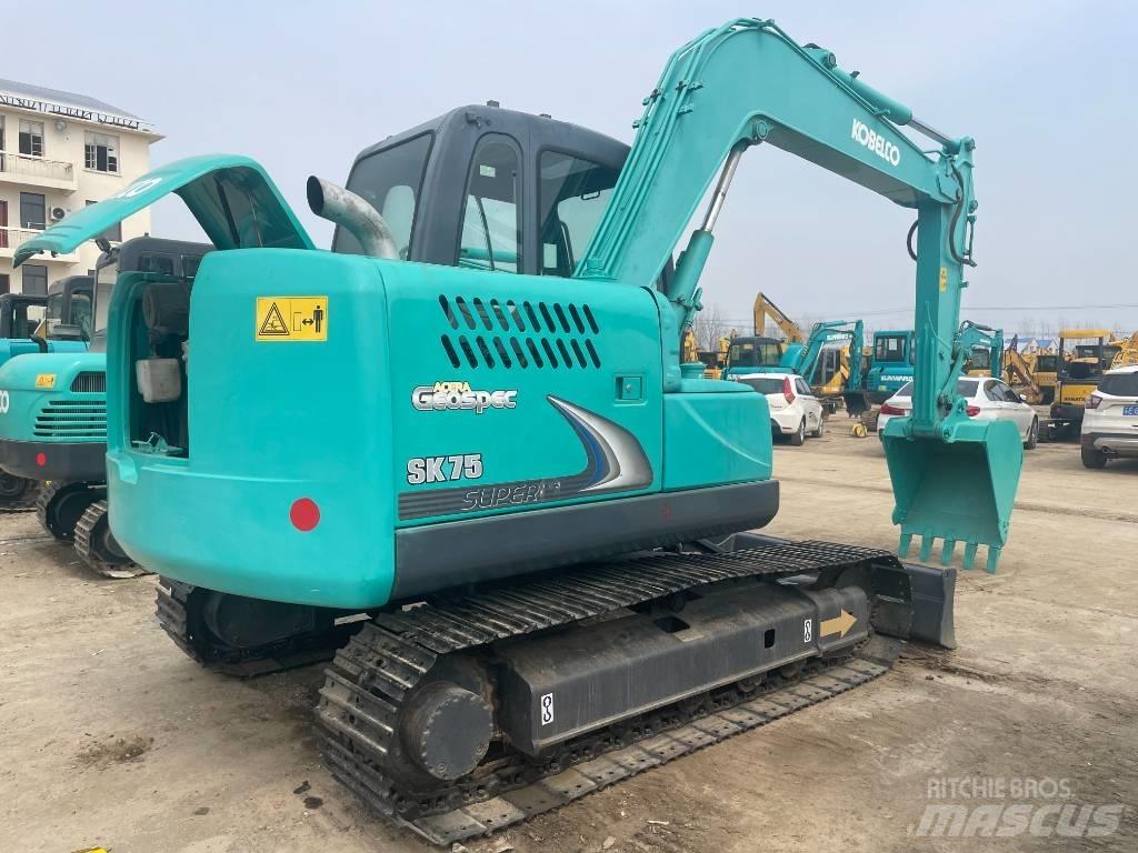 Kobelco SK 75 Minikaivukoneet < 7t