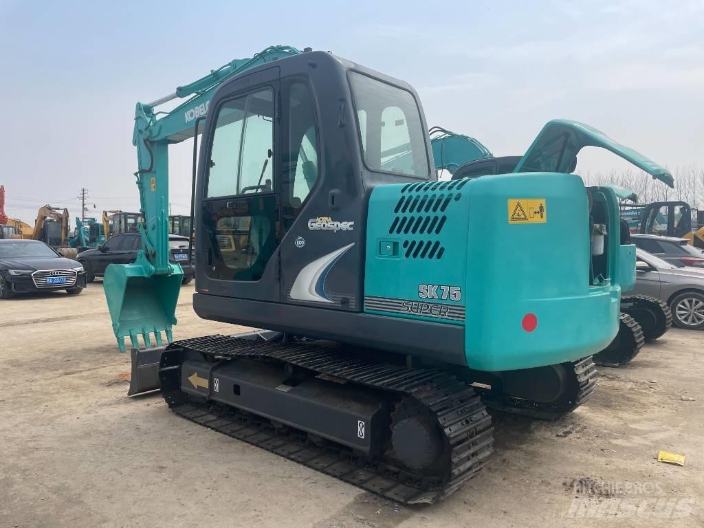 Kobelco SK 75 Minikaivukoneet < 7t
