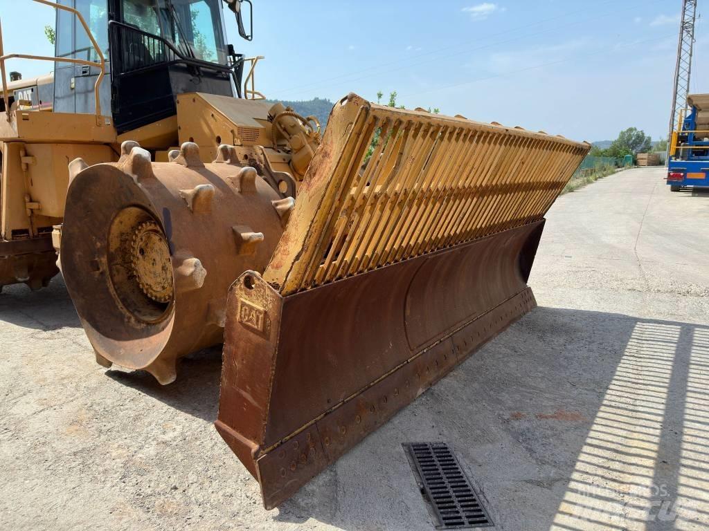 CAT 826H Kaatopaikkajyrät