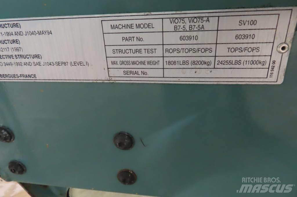 Yanmar Vio 75 Ohjaamo ja sisusta
