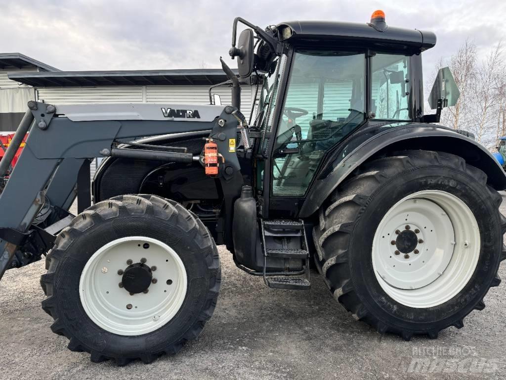 Valtra C 130 Traktorit