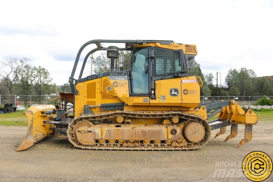 DEERE 750K XLT Telaketjupuskutraktorit