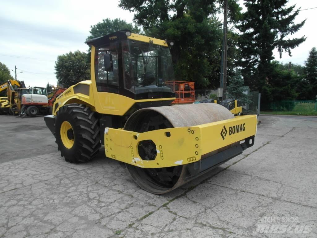 Bomag BW 213 DH-5 Yksivalssijyrät