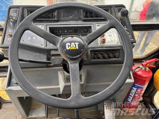 CAT 428 B Kaivurikuormaajat