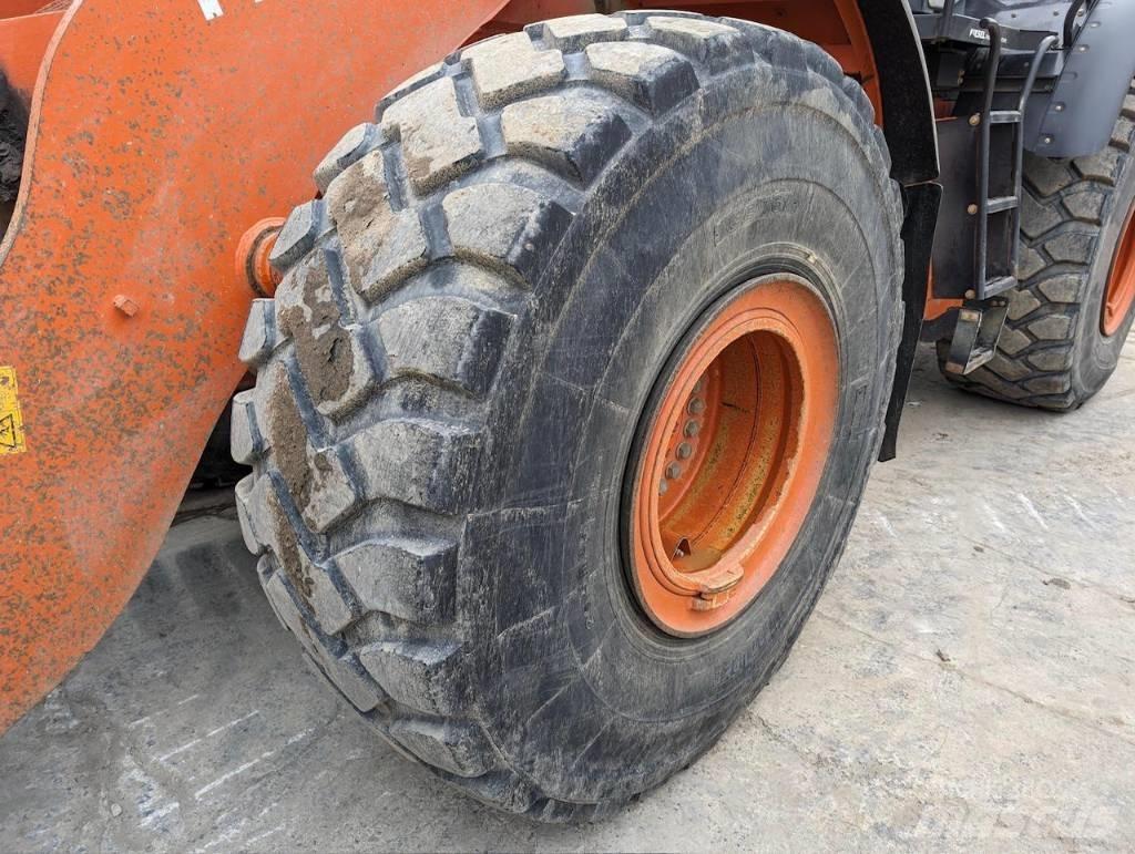 Hitachi ZW 330 Pyöräkuormaajat