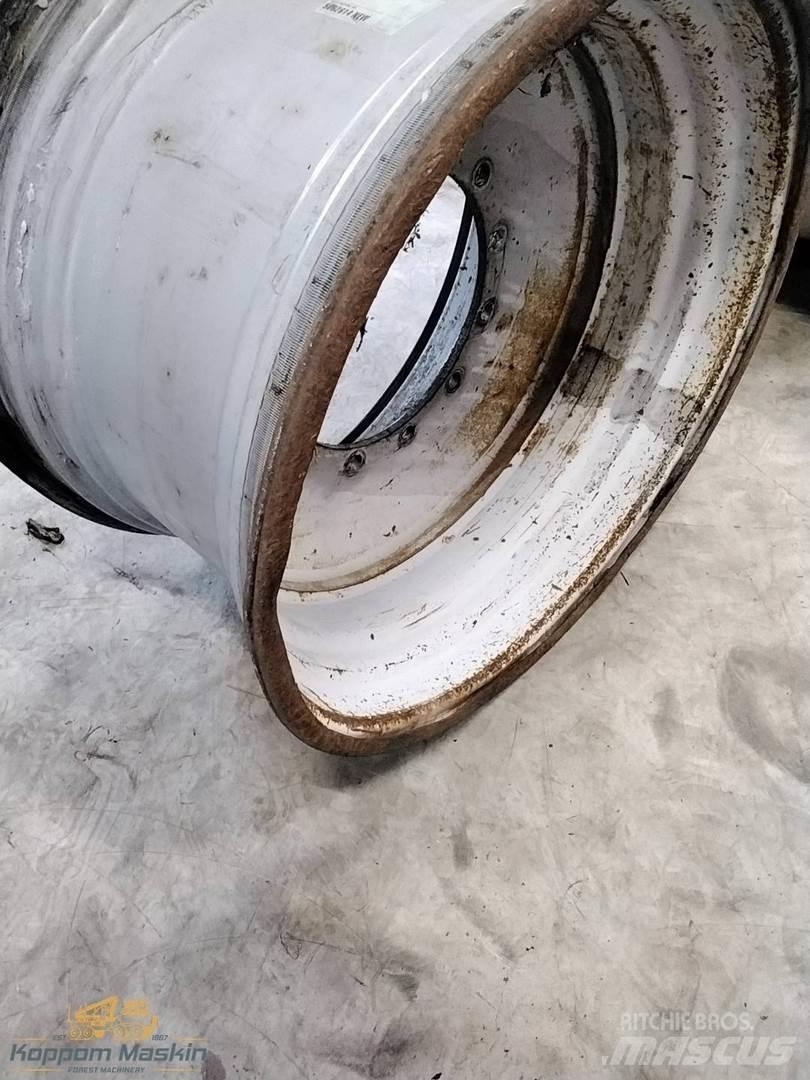 Valmet 901 20x34 Renkaat ja vanteet