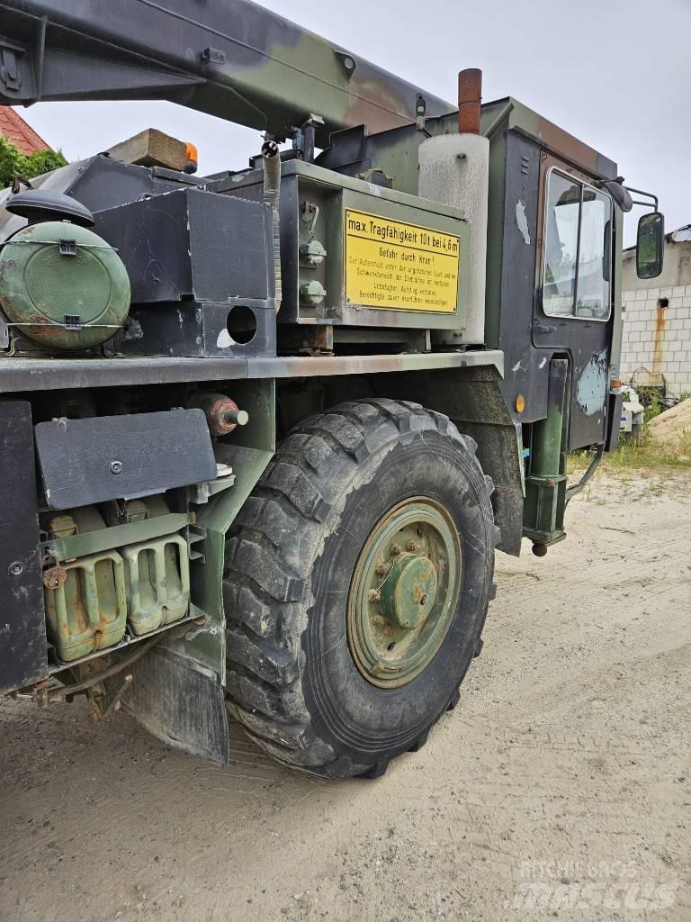 Liebherr UM 109 FKL Mininosturit