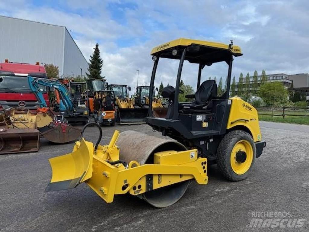 Bomag 124 DH-5 Yksivalssijyrät