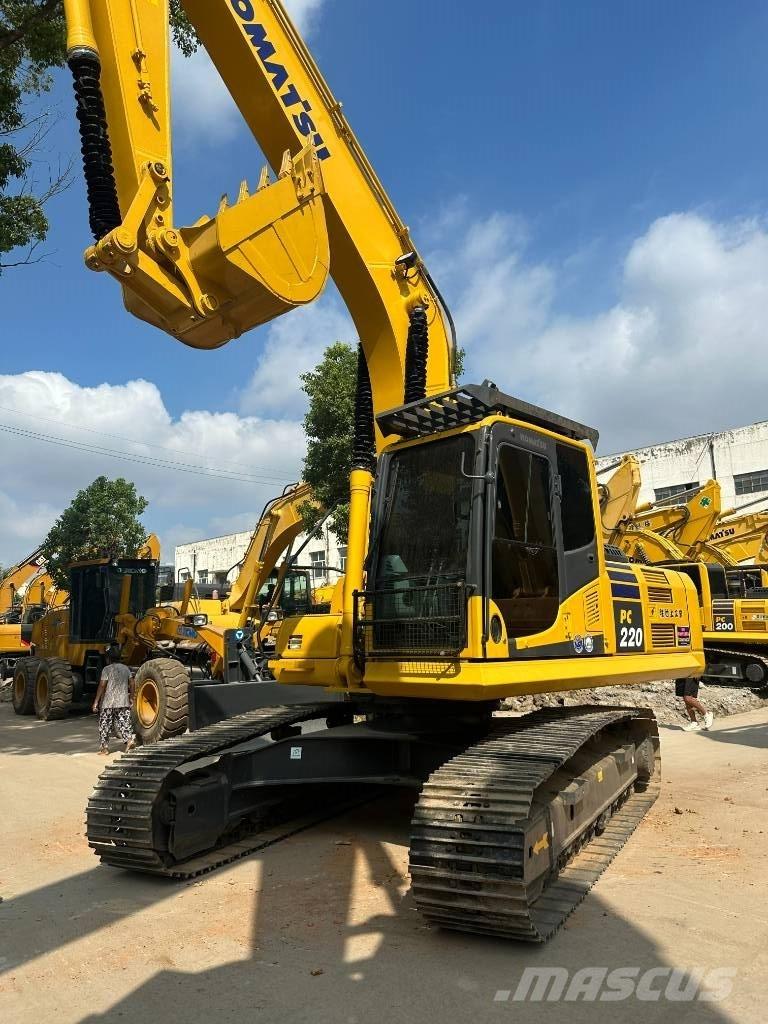 Komatsu PC220-8 Midikaivukoneet 7t - 12t