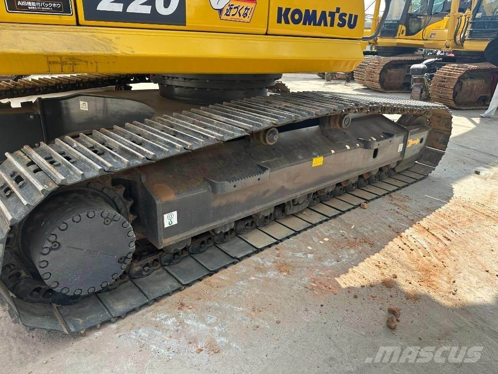 Komatsu PC220-8 Midikaivukoneet 7t - 12t