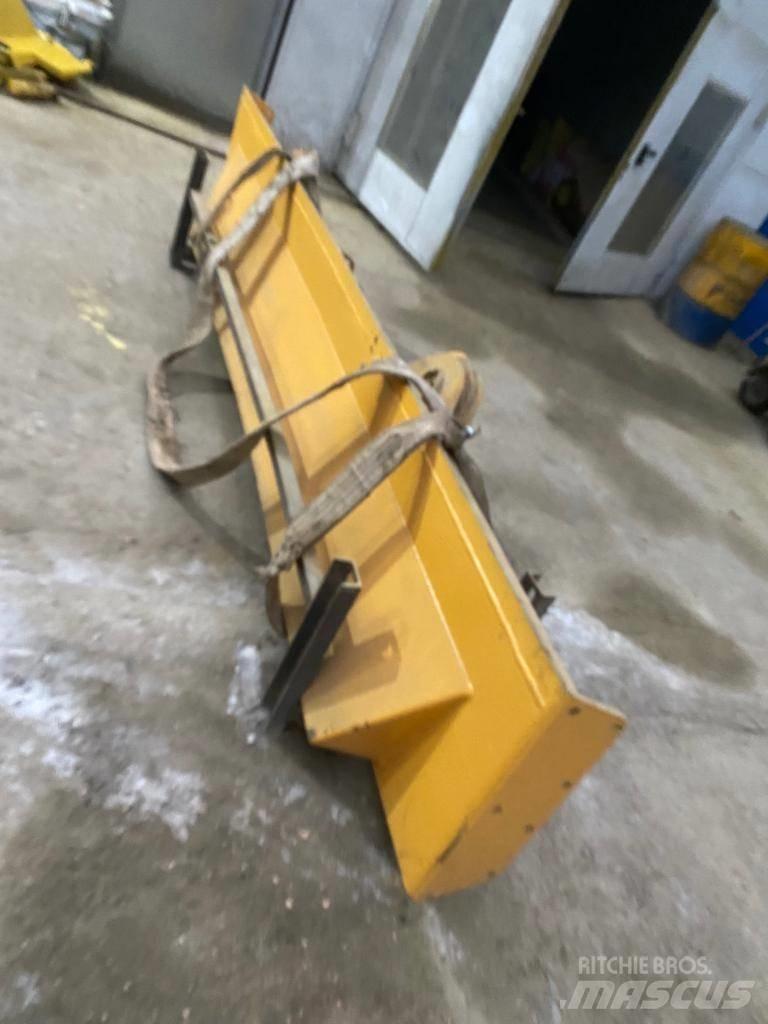 Volvo A 40 F Takalaidat