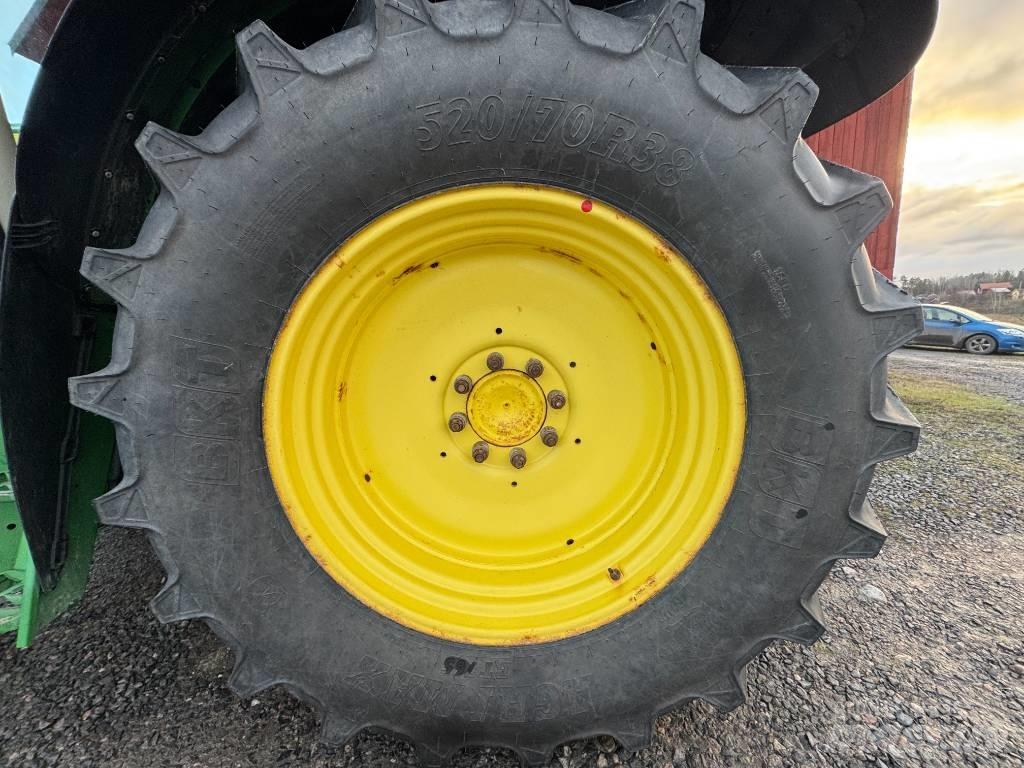 John Deere 6130 R Traktorit