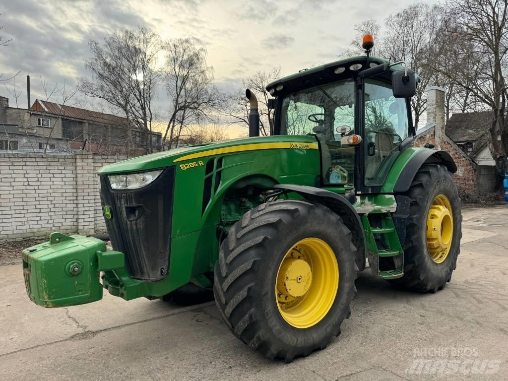 John Deere 8285 R Traktorit