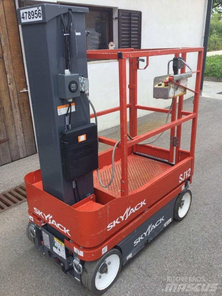 SkyJack SJ 12 Saksilavat