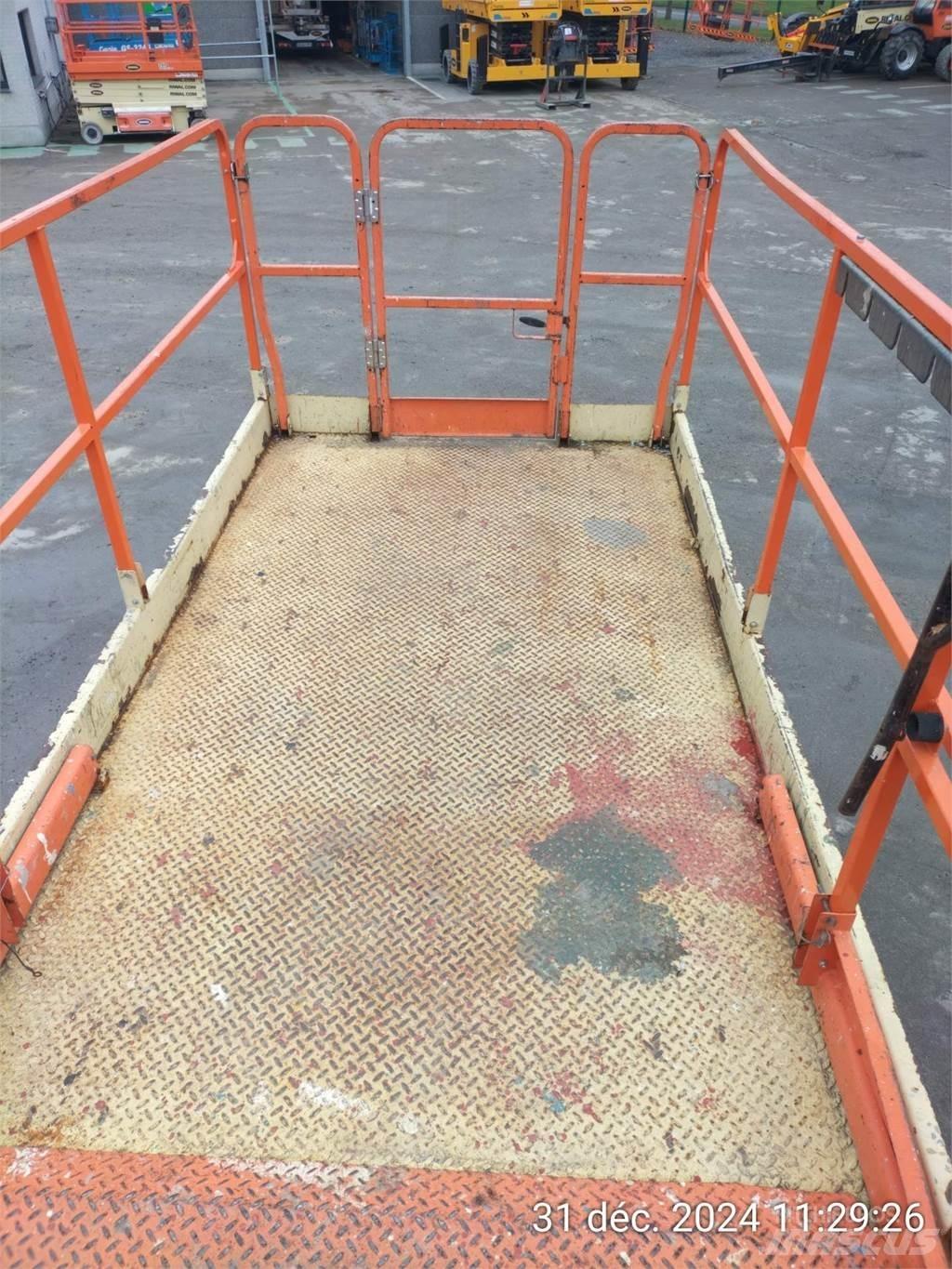 JLG 4069LE Saksilavat