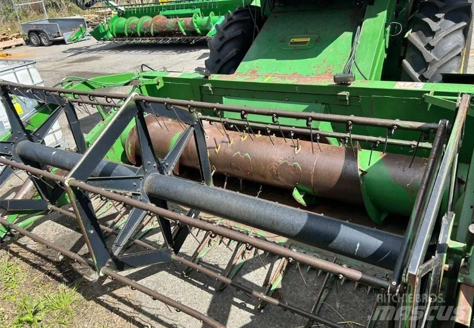 John Deere 1055 Leikkuupuimurit