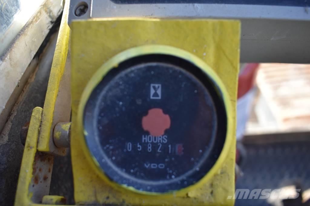 Hitachi KH 230-3 Tela-alustaiset nosturit