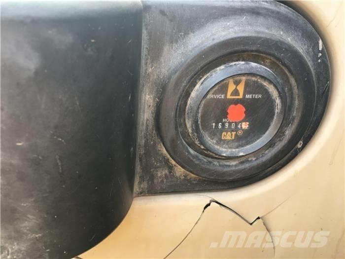 CAT 325 C Telakaivukoneet