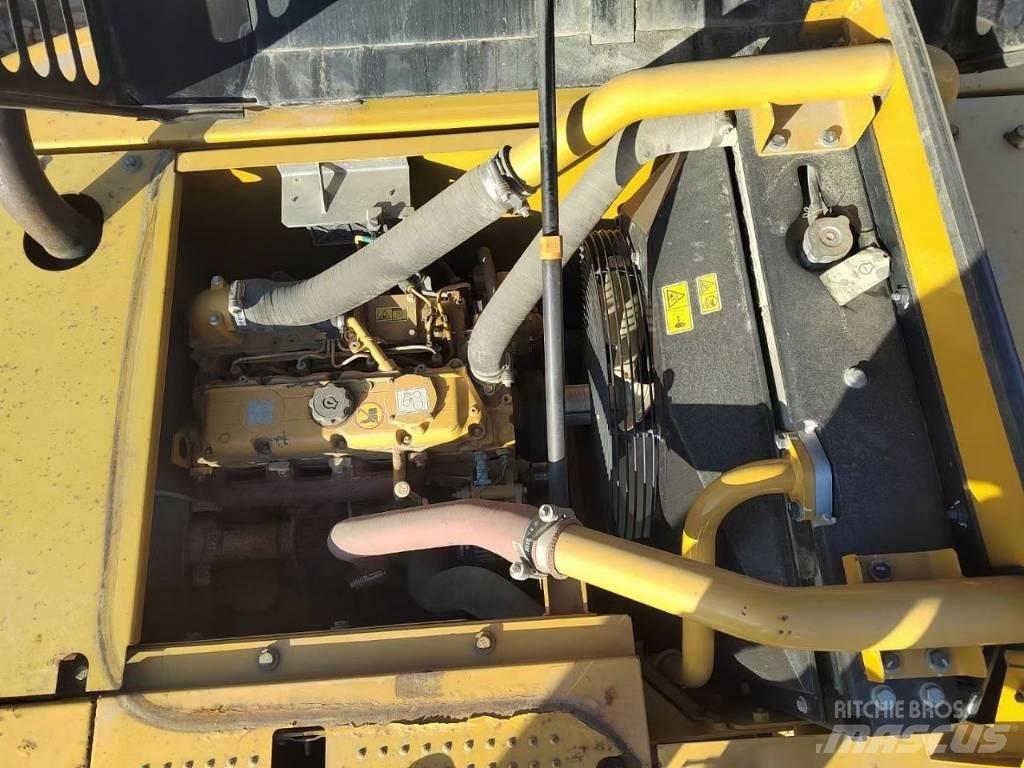CAT 318 Telakaivukoneet