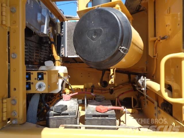 CAT 330 D L Telakaivukoneet
