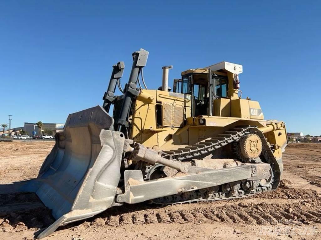CAT D10R Telaketjupuskutraktorit