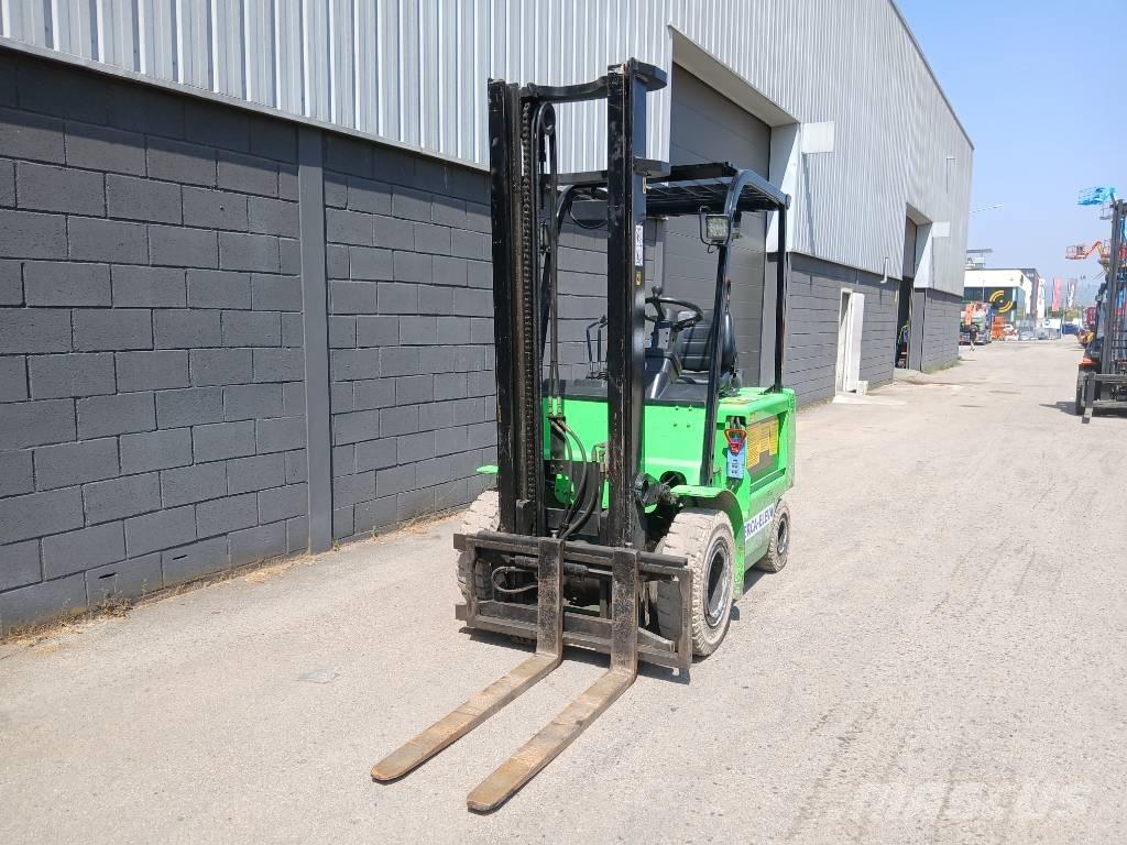 Clark EPX 25 Sähkötrukit