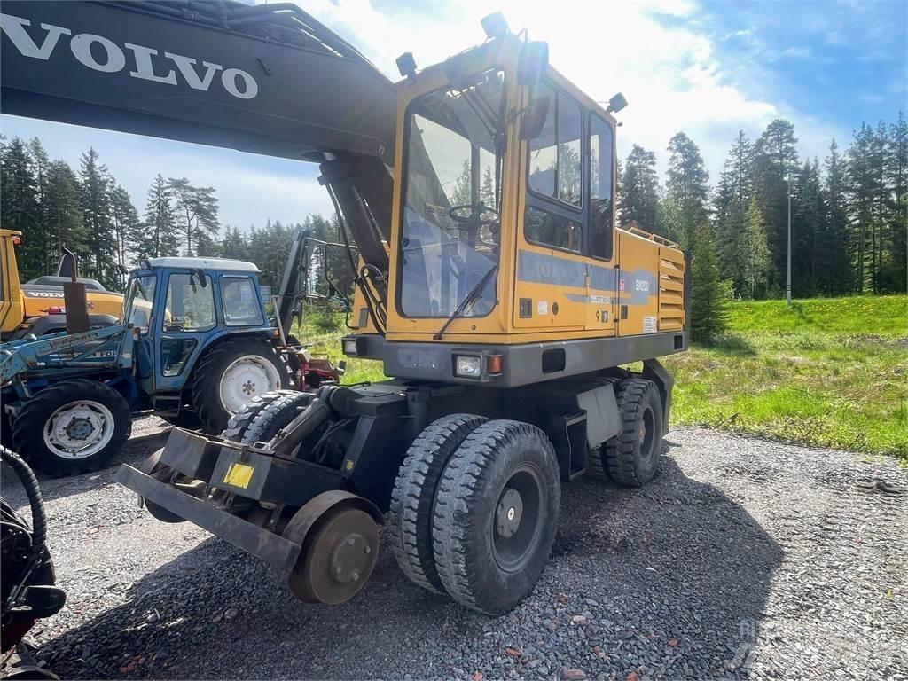 Volvo EW 200 4x4 Pyöräkaivukoneet