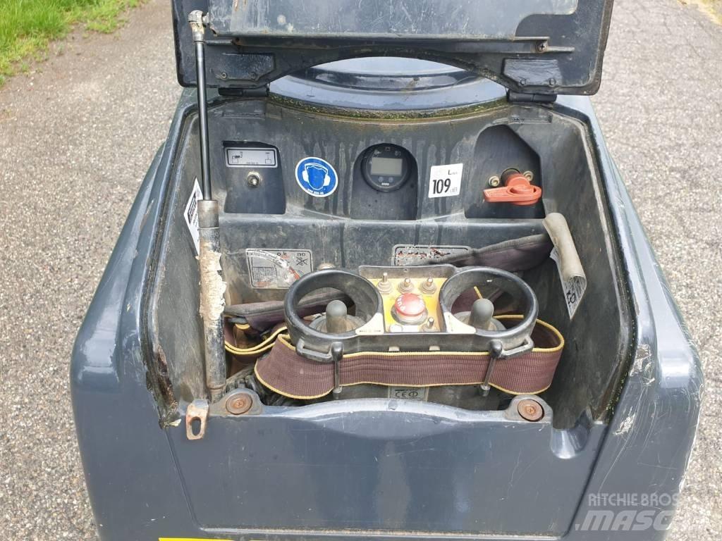 Bomag BMP 8500 Tärylevyt