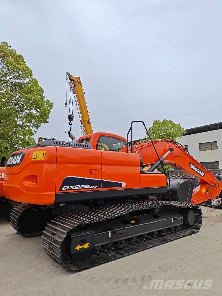 Doosan DX 225 LC-9C Telakaivukoneet