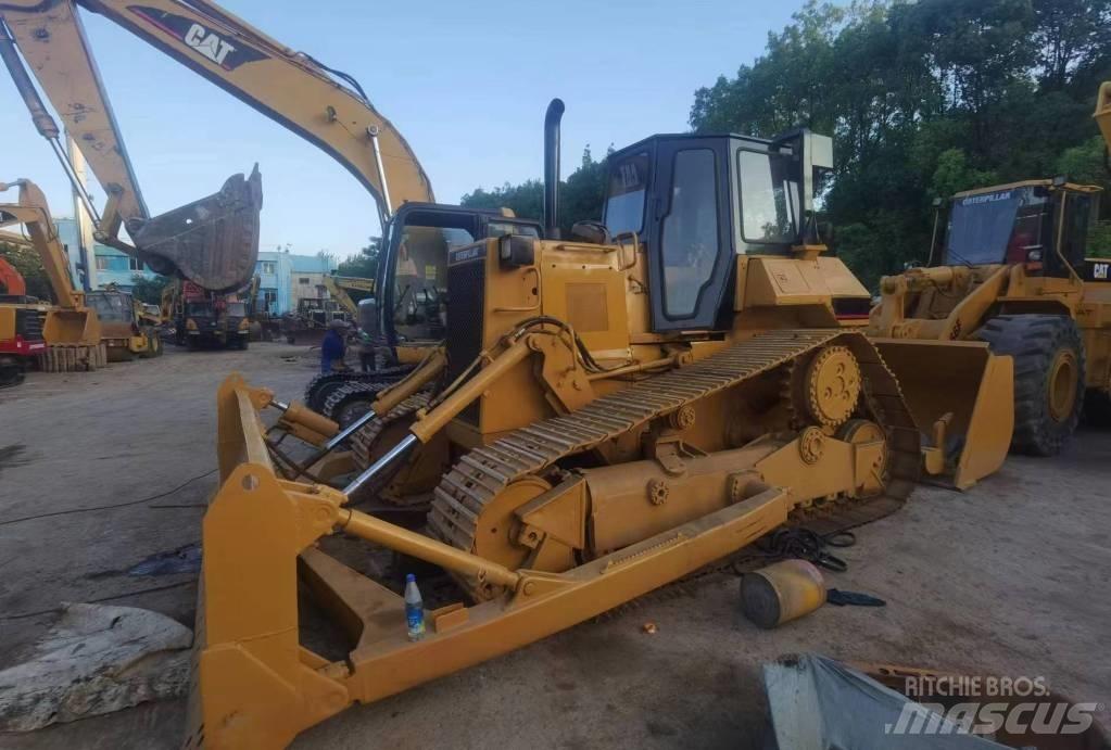 CAT D 6 R Telaketjupuskutraktorit