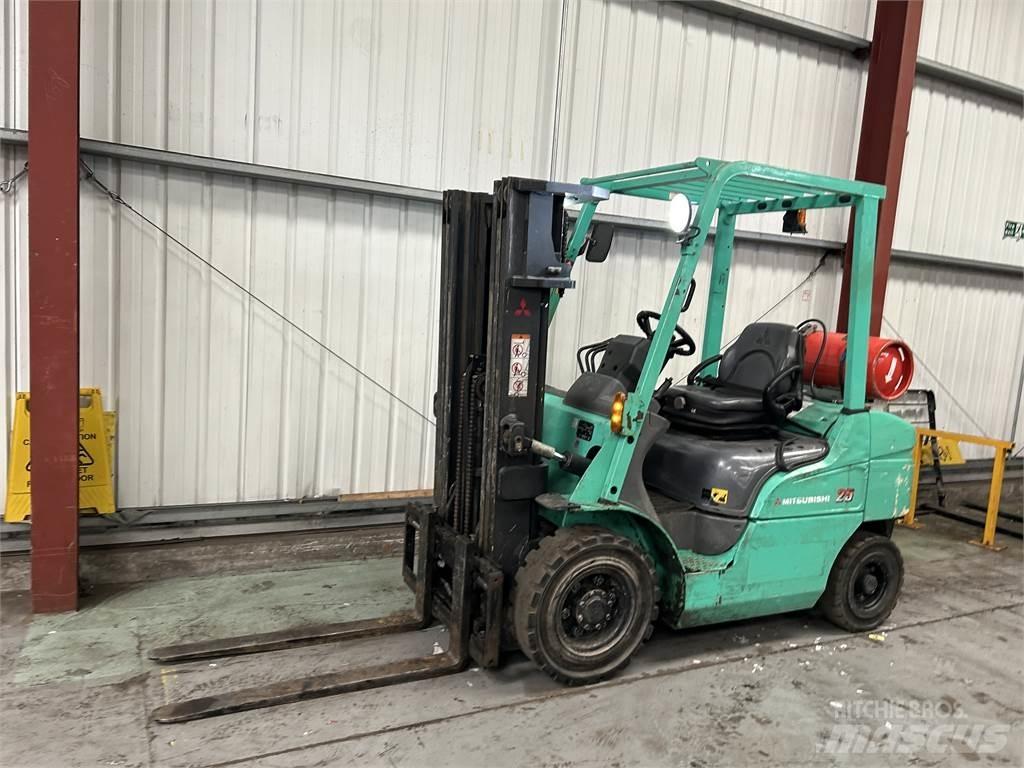 Mitsubishi FG25NT Nestekaasutrukit