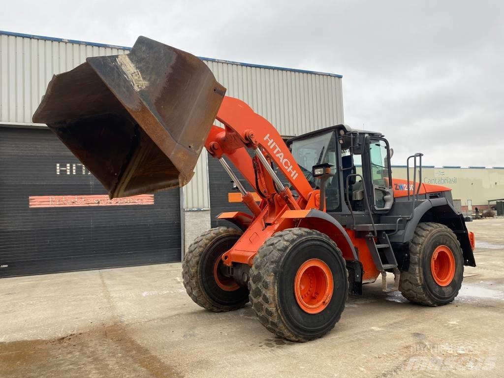 Hitachi ZW 250 Pyöräkuormaajat