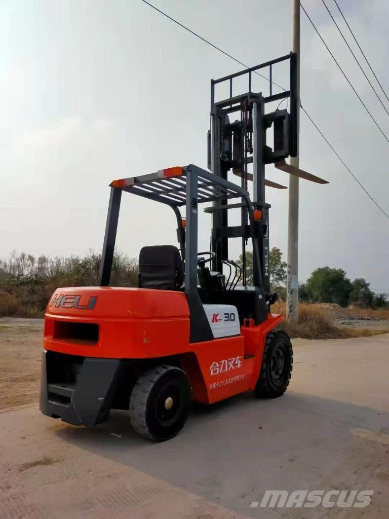 Heli CPCD 30 Dieseltrukit