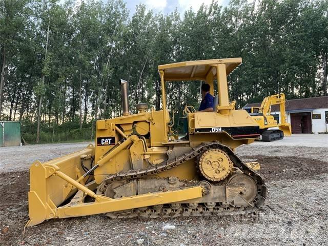 CAT D5G Telaketjupuskutraktorit