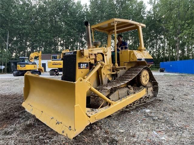 CAT D5G Telaketjupuskutraktorit