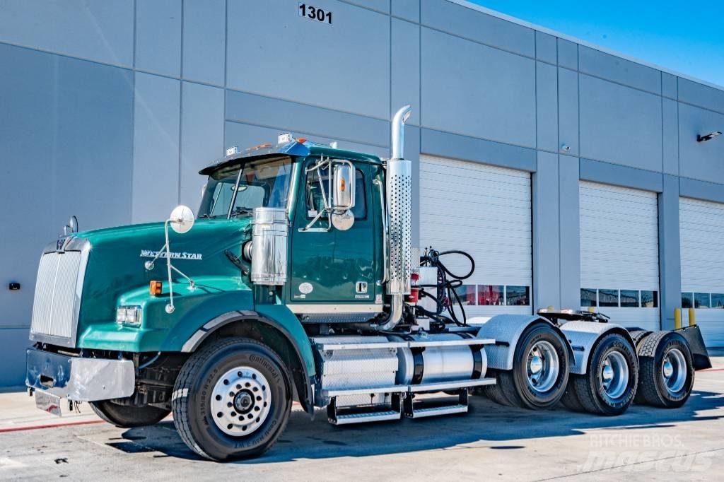 Western Star 4900 SB Vetopöytäautot