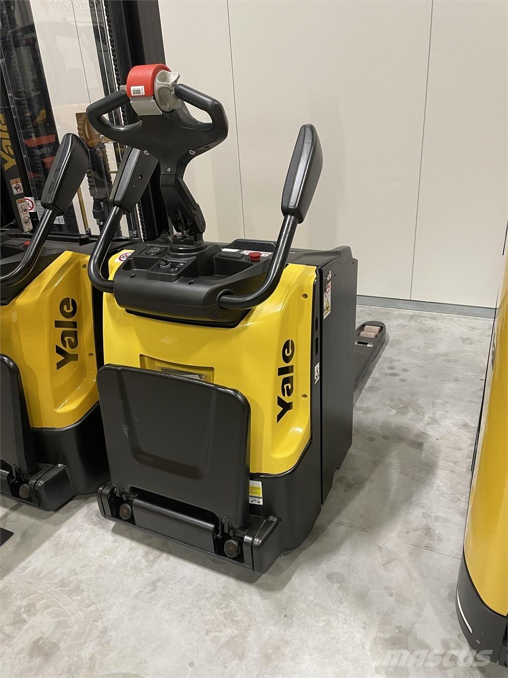 Hyster P2,5S Lavansiirtotrukit ajotasolla
