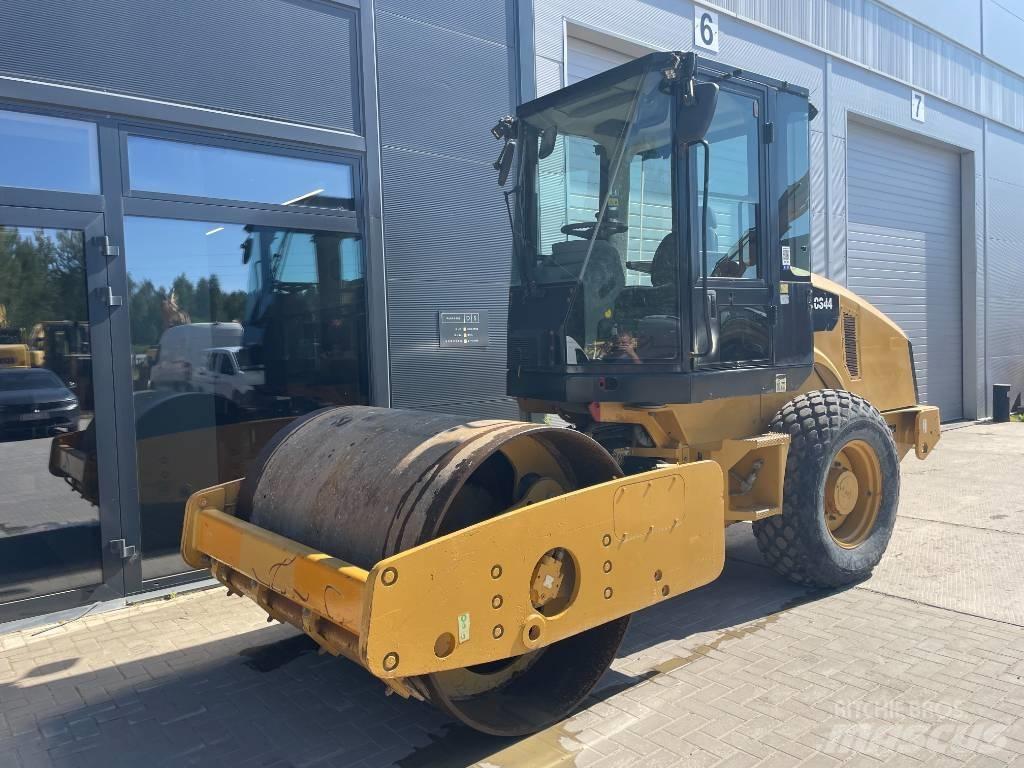 CAT CS44 Yksivalssijyrät