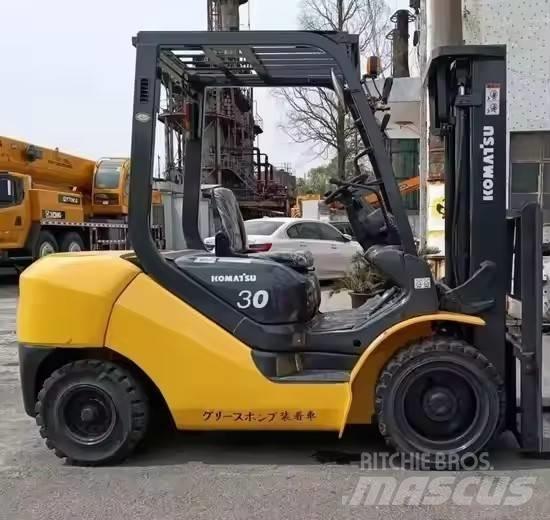 Komatsu 30 Dieseltrukit