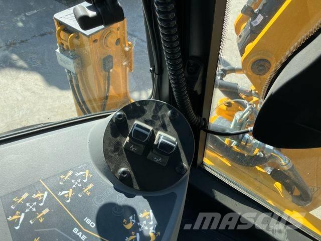 JCB 3CX Plus AEC Kaivurikuormaajat