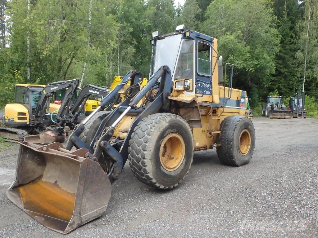 Komatsu WA 250-1 Pyöräkuormaajat