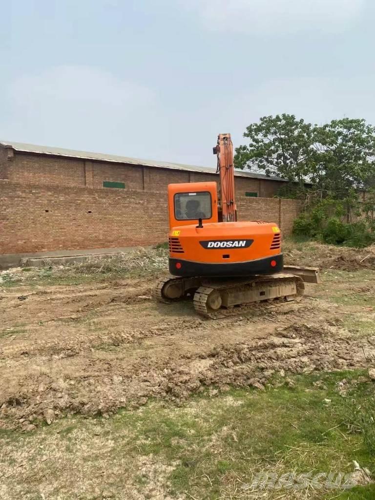 Doosan DX 80 Midikaivukoneet 7t - 12t