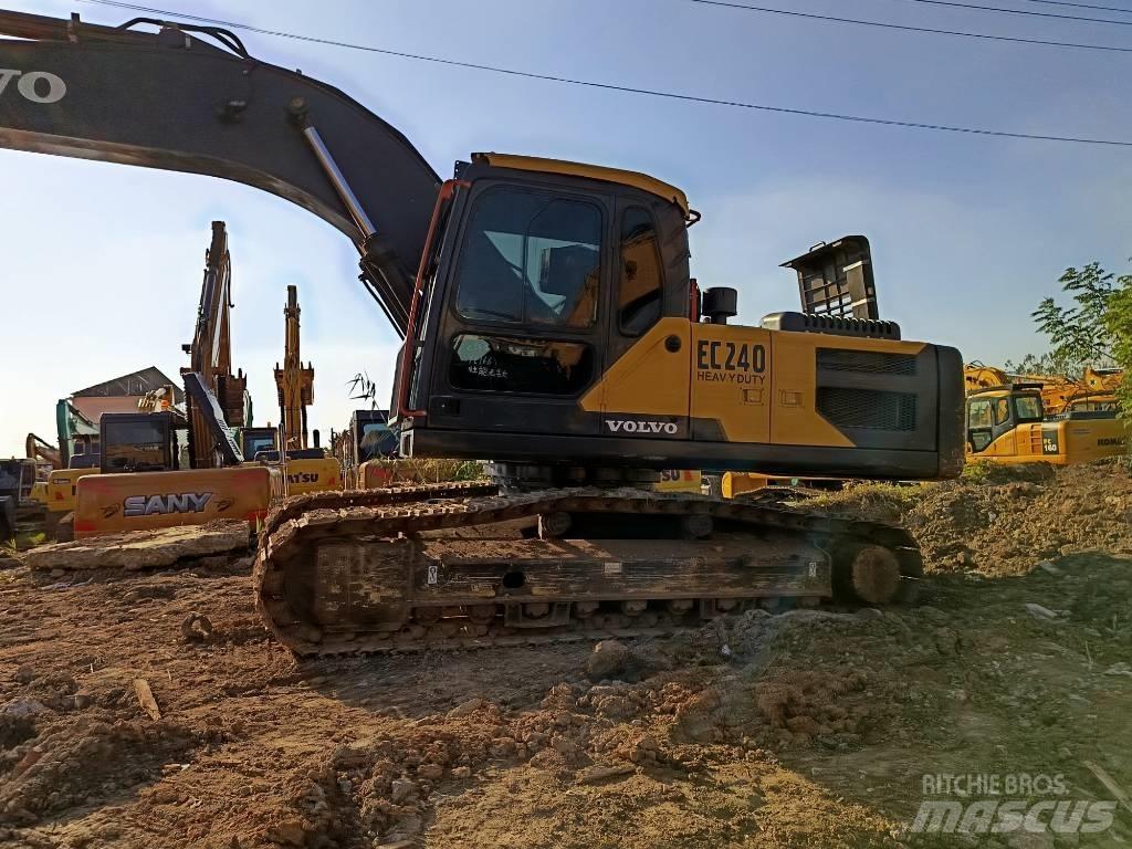 Volvo EC 240 Telakaivukoneet