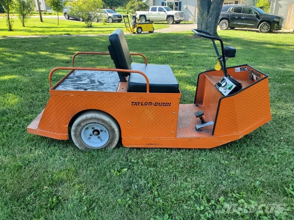 Taylor-Dunn SS536 Vetotrukit